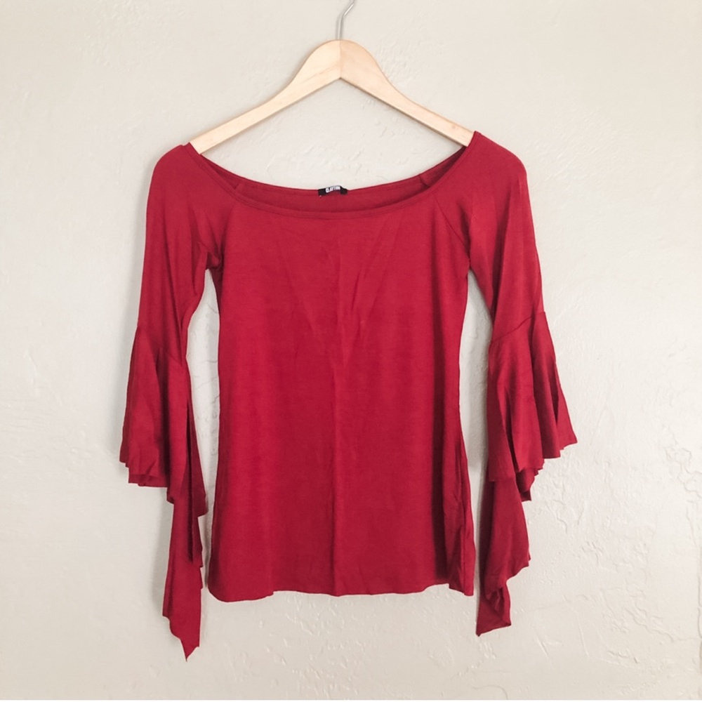 [clayton] 3/4 bell sleeve boatneck shirt